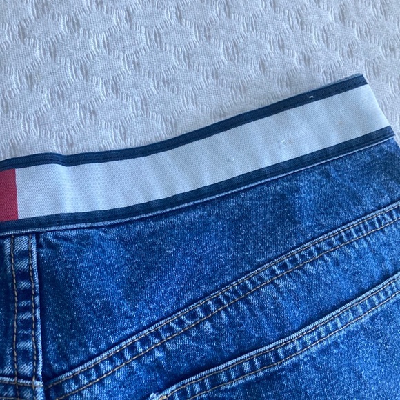 Tommy Hilfiger Jeans - Picture 6 of 10